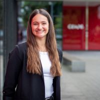 Frau Yasmina Priebe